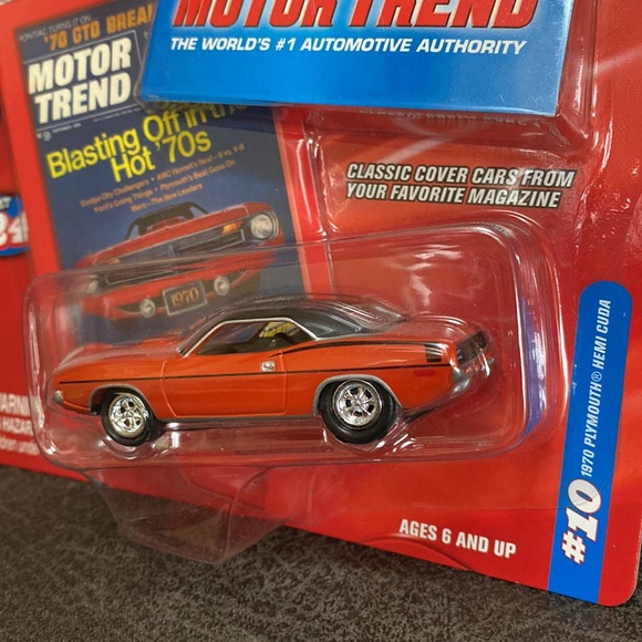 Johnny Lightning, Motor Trend, 1970 Plymouth Hemi Cuda - Picture 2 of 5
